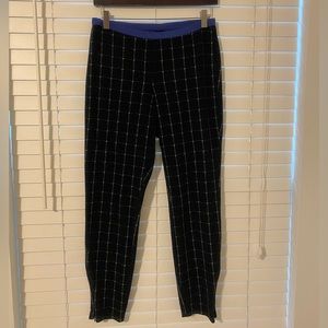 HUE patterned leggings size M